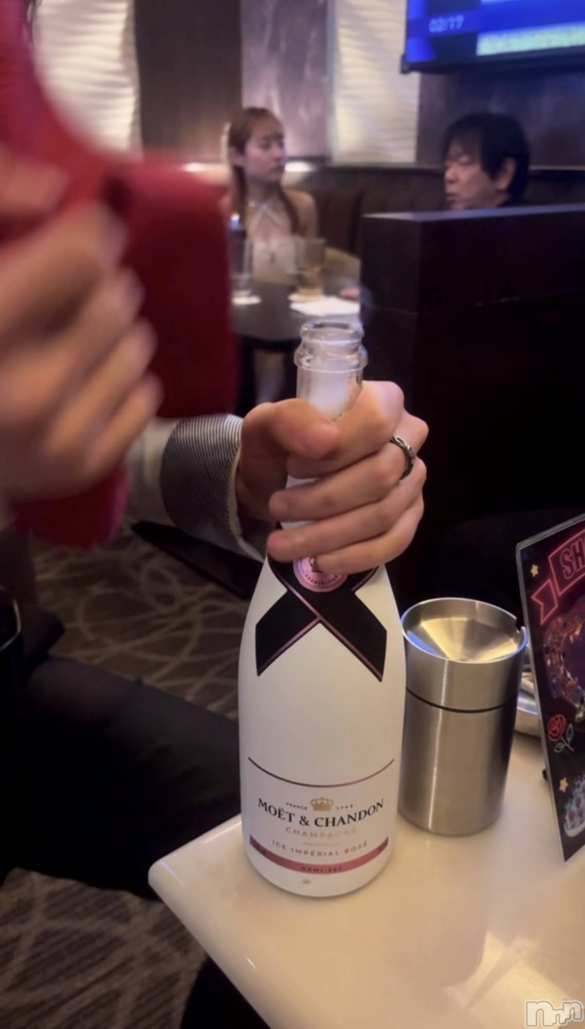 ��Ʋ����Х��顦�����Lounge Veranda(�饦�󥸥٥���) ��2026ǯ2��18���̥�֥����ֽжС�