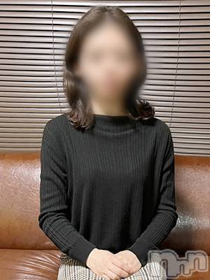 よる(39) 身長157cm、スリーサイズB82(C).W58.H82。新潟人妻デリヘル 熟女の風俗 最終章(ジュクジョノフウゾクサイシュウショウ)在籍。