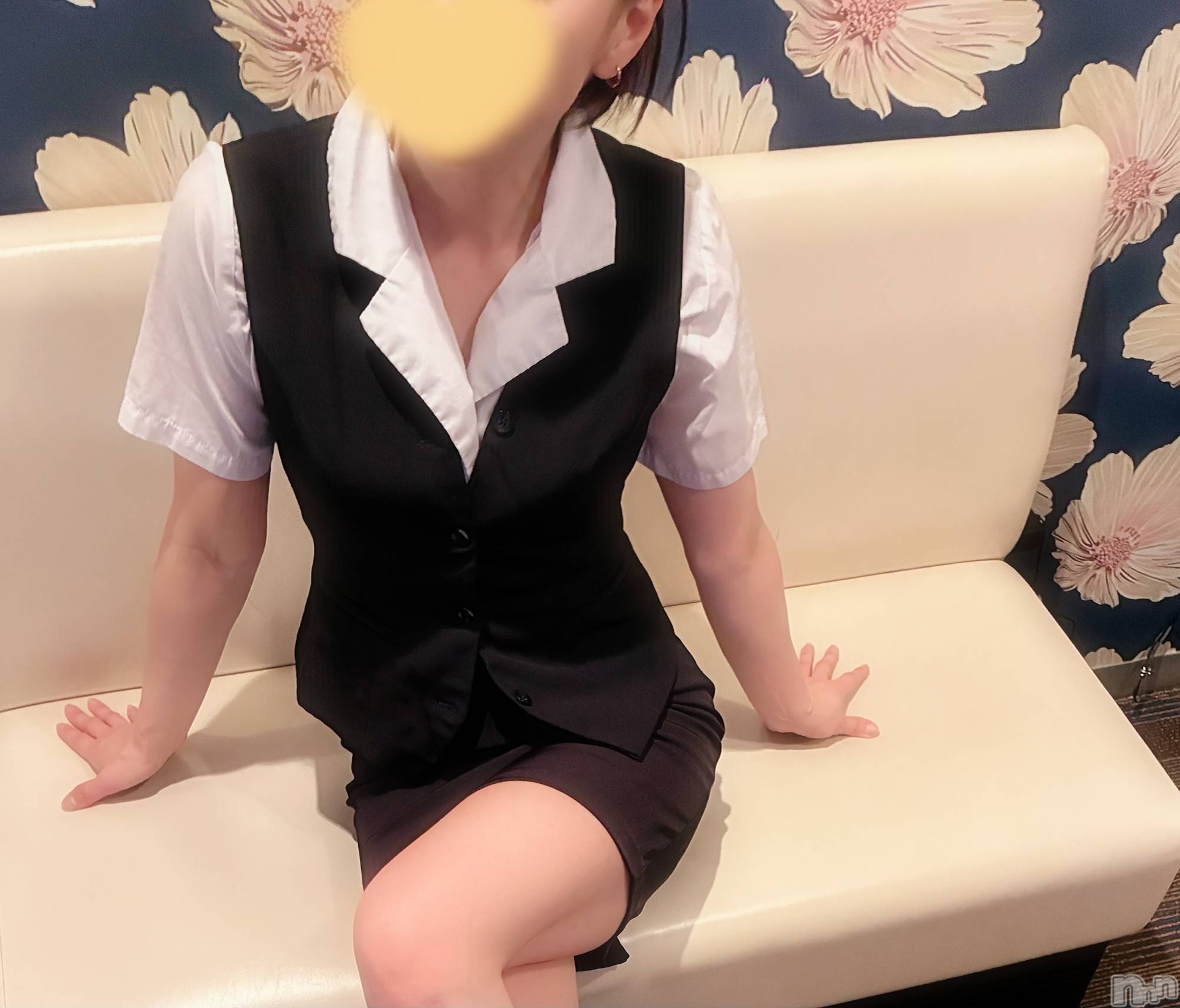 長岡デリヘルBIANCA～主人の知らない私～長岡店(ビアンカナガオカテン)及川　えれな(38)の2025年4月23日写メブログ「OLコス⸝⸝⸝🙈💕」
