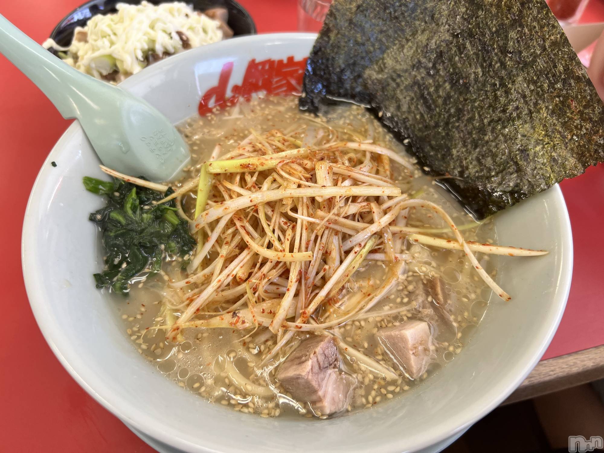 ƲХ顦Lounge Veranda(饦󥸥٥) 2025ǯ71̥֥֥꡼С