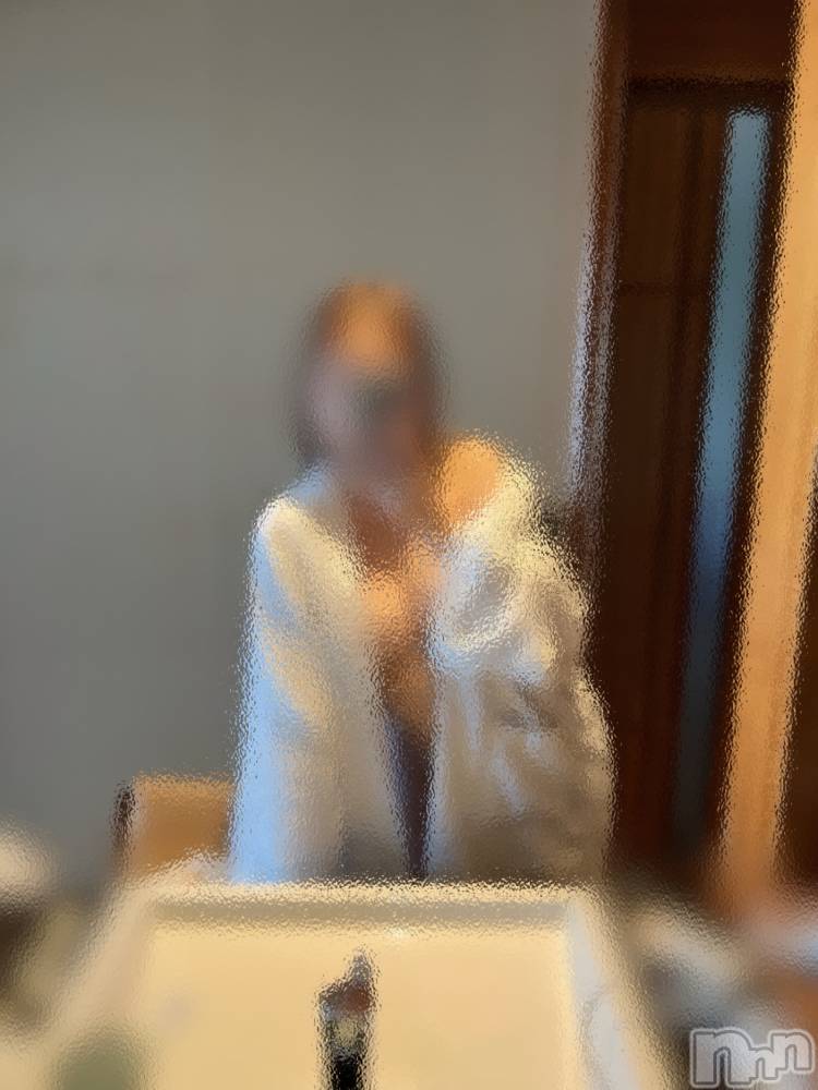 新潟デリヘルアンフィール-地元新潟の厳選された素人女性のみ-(アンフィール) 【新人】えま★大人気の予感(22)の6月25日写メブログ「エロすぎる写真撮れた💖💖」