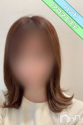 新人えま(24) 身長150cm、スリーサイズB82(B).W56.H83。長岡手コキ 長岡市総合デリヘル COLOR～デリヘル・手コキ・密着エステ～(ナガオカシソウゴウデリヘルカラー)在籍。
