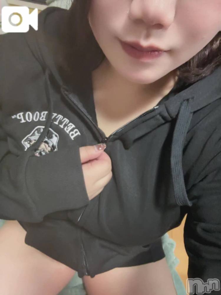 新潟デリヘル新潟市鳥屋野潟ちゃんこ(ニイガタシトヤノガタチャンコ) あも(22)の12月8日写メブログ「[動画]お兄さま待ってるよ？ぎゅってしよ…♡」