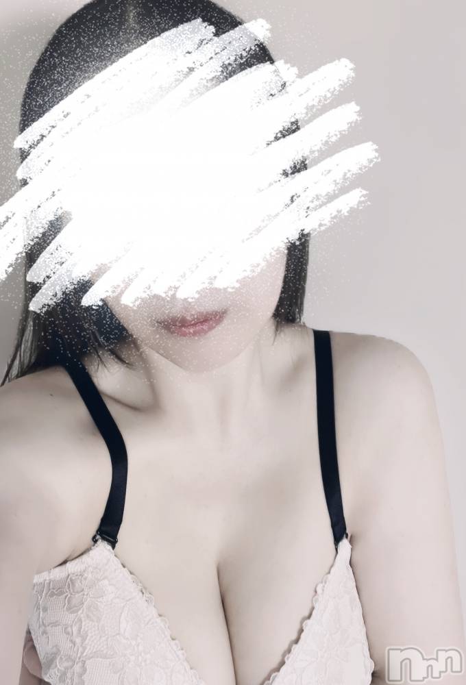 新潟人妻デリヘル人妻不倫処　桃屋　新潟店(ヒトヅマフリンドコロモモヤ) みなみ・新人奥様(38)の8月8日写メブログ「出勤します💕」