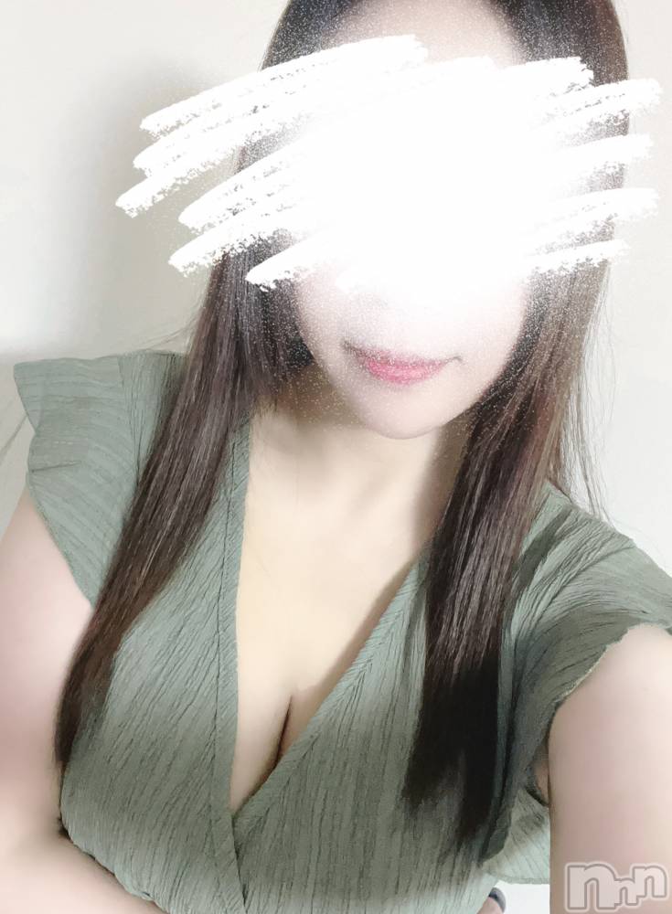 新潟人妻デリヘル人妻不倫処　桃屋　新潟店(ヒトヅマフリンドコロモモヤ) みなみ・新人奥様(38)の8月22日写メブログ「出勤します🥐」