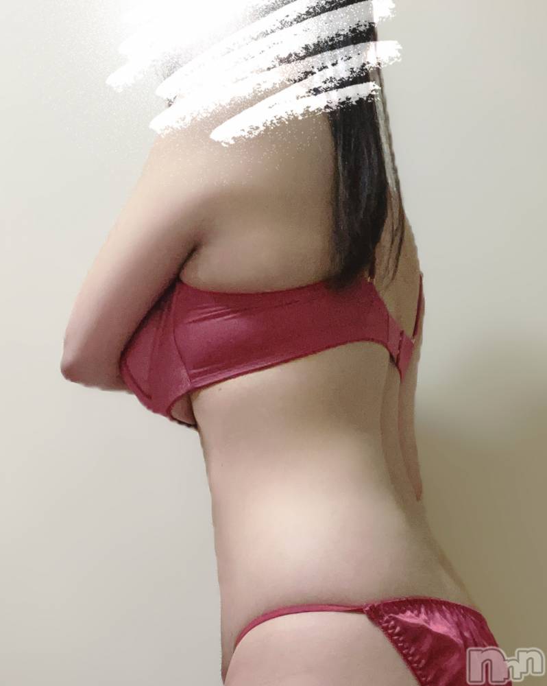 新潟人妻デリヘル人妻不倫処　桃屋　新潟店(ヒトヅマフリンドコロモモヤ) みなみ・新人奥様(38)の8月23日写メブログ「出勤です☺️」
