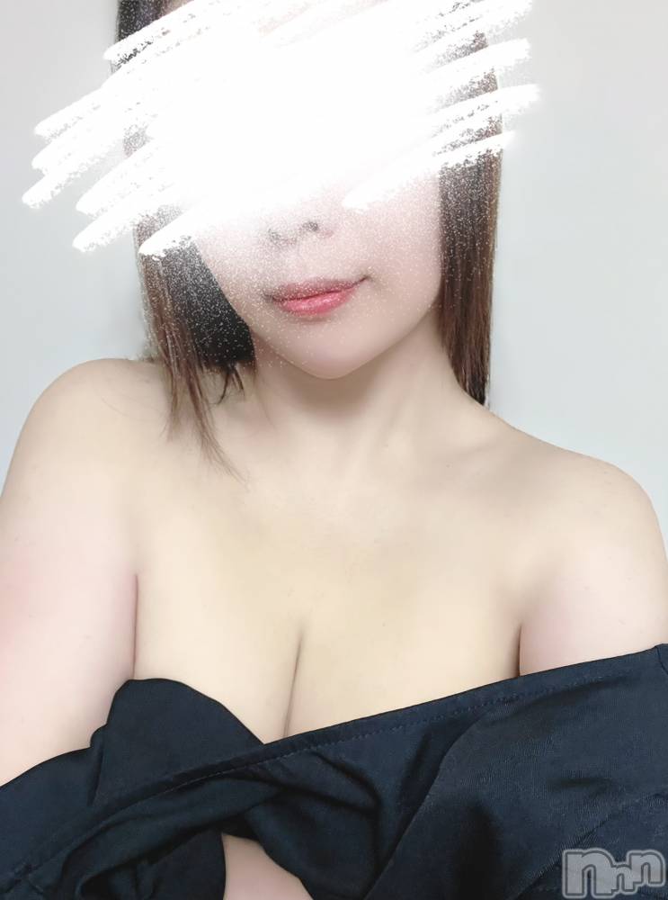 新潟人妻デリヘル人妻不倫処　桃屋　新潟店(ヒトヅマフリンドコロモモヤ) みなみ・新人奥様(38)の9月6日写メブログ「午後からいます😊」