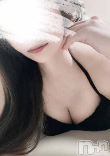 新潟デリヘル人妻不倫処　桃屋　新潟店(ヒトヅマフリンドコロモモヤ) みなみ・新人奥様(38)の11月15日写メブログ「17時まで❤️」