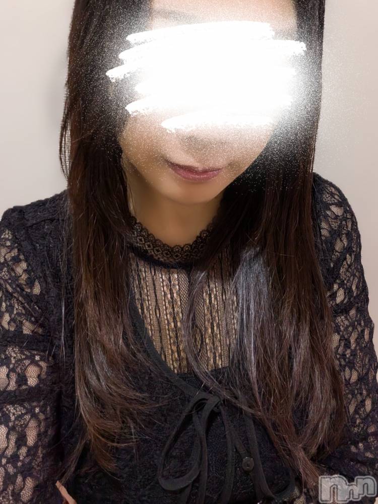 新潟デリヘル人妻不倫処　桃屋　新潟店(ヒトヅマフリンドコロモモヤ) みなみ・清楚系大人女子(38)の6月6日写メブログ「出勤しましたー☺️」