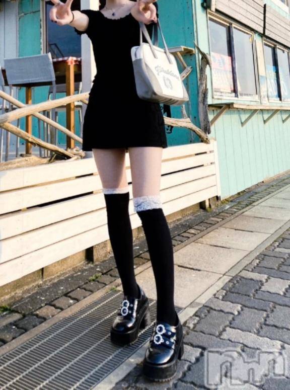 新潟デリヘルsleepy girl(スリーピーガール) 新人ふゆちゃん(19)の10月6日写メブログ「本日出勤しております🎀」