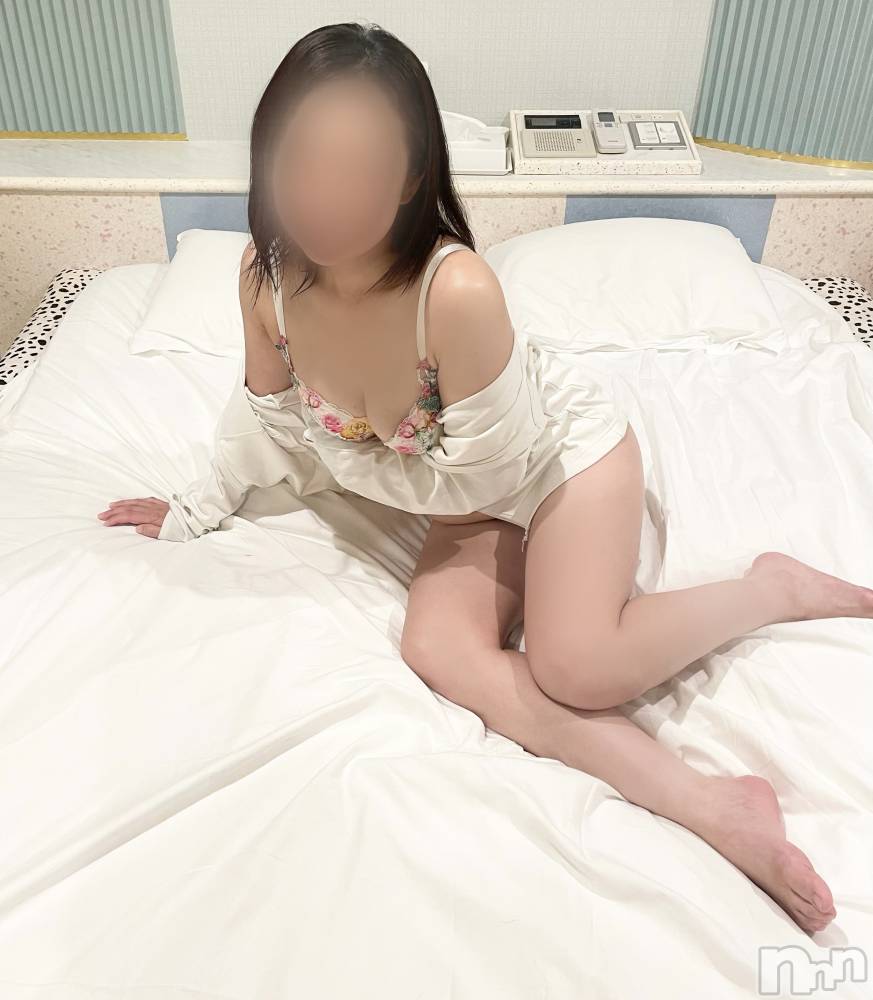 新潟人妻デリヘル新潟の可憐な妻たち～秘密の逢瀬～(ニイガタノカレンナツマタチ～ヒミツノオウセ～) 【新人】椎名 はな(40)の8月8日写メブログ「早く抱いて欲しいです🩷」