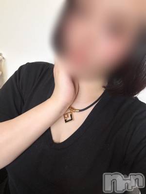 あおい(31) 身長150cm、スリーサイズB86(F).W61.H85。 多彩妻在籍。