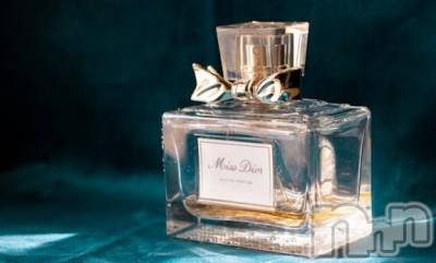 新潟デリヘル GRACE　新潟(グレース　ニイガタ) 蓮水（はすみ）(32)の10月29日写メブログ「好きな香水やボディクリームありますか？に回答♪」