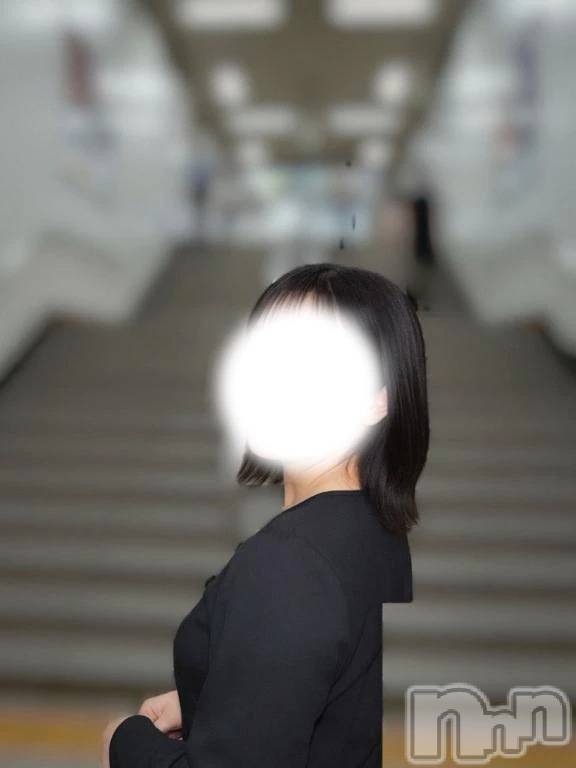 新潟デリヘル奥様特急 新潟店(オクサマトッキュウニイガタテン) くらげ(18)の10月31日写メブログ「試験が終わってようやく解放。服も布団も吹っ飛ぶ気分。」