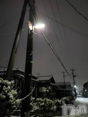 新潟デリヘル 奥様特急 新潟店(オクサマトッキュウニイガタテン) まみい(45)の12月5日写メブログ「サムイ((⛄))」