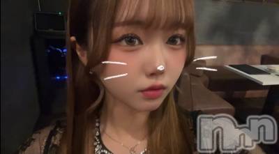もも(20) 身長165cm。古町キャバクラ・クラブ Club ILY(クラブアイリー)在籍。