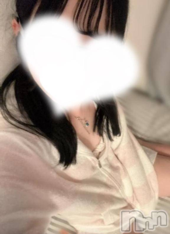 長岡デリヘル純・無垢(ジュンムク)れいな(20)の2025年6月13日写メブログ「深夜の静けさが、心を近づけてくれます🕯️」