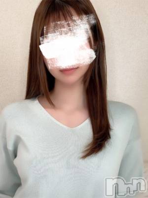 なな・明日入店(32) 身長160cm、スリーサイズB85(C).W57.H86。新潟人妻デリヘル 人妻不倫処　桃屋　新潟店(ヒトヅマフリンドコロモモヤ)在籍。