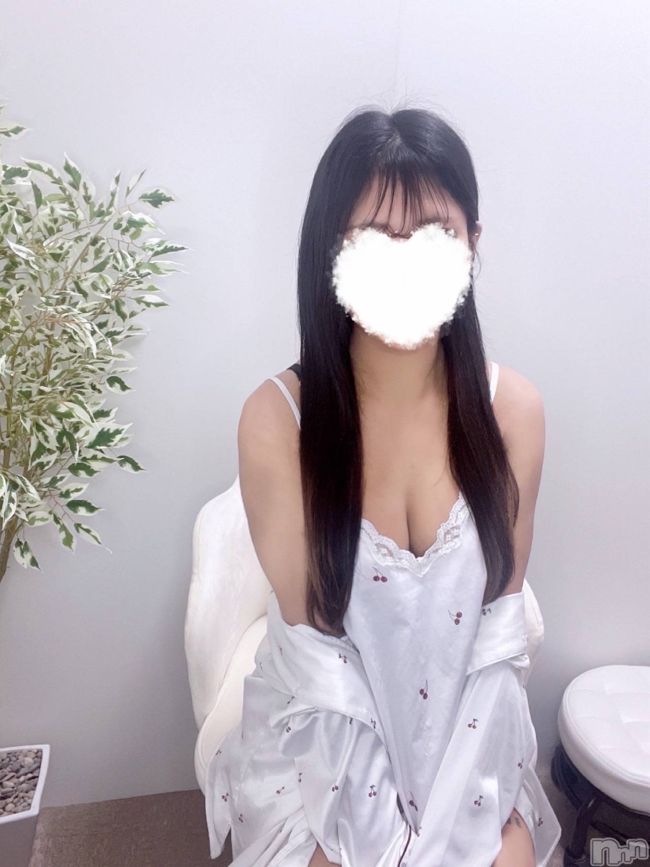 新潟手コキsleepy girl(スリーピーガール)体験りおんちゃん(19)の2025年5月28日写メブログ「おわり👑」
