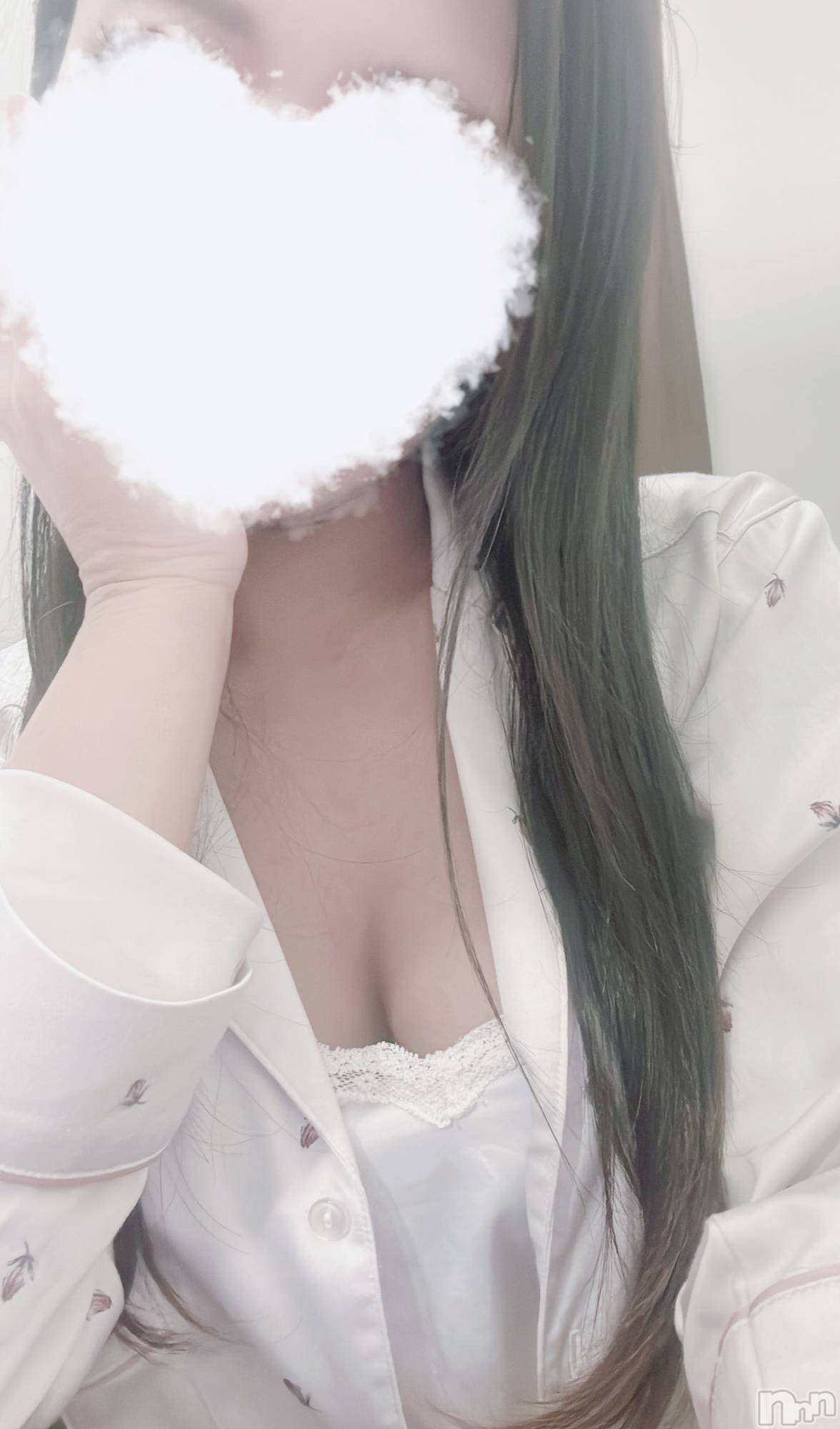 新潟手コキsleepy girl(スリーピーガール)体験りおんちゃん(19)の2025年5月29日写メブログ「会おーねん🥺」