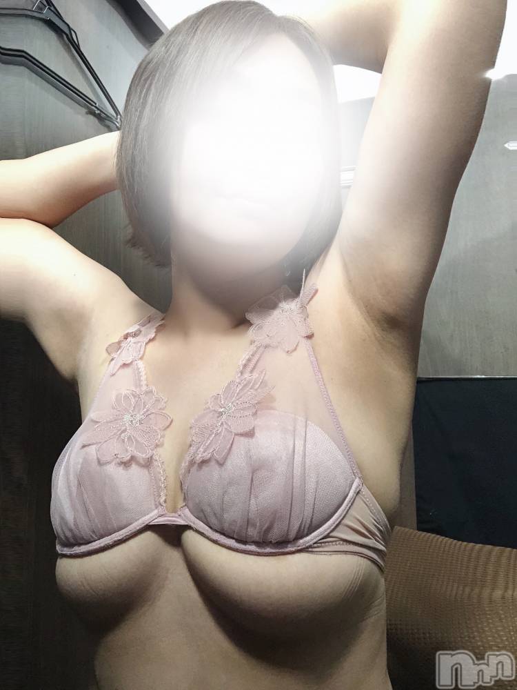 新潟人妻デリヘル人妻楼　新潟店(ヒトヅマロウ　ニイガタテン) 華沢(40)の8月29日写メブログ「半乳」