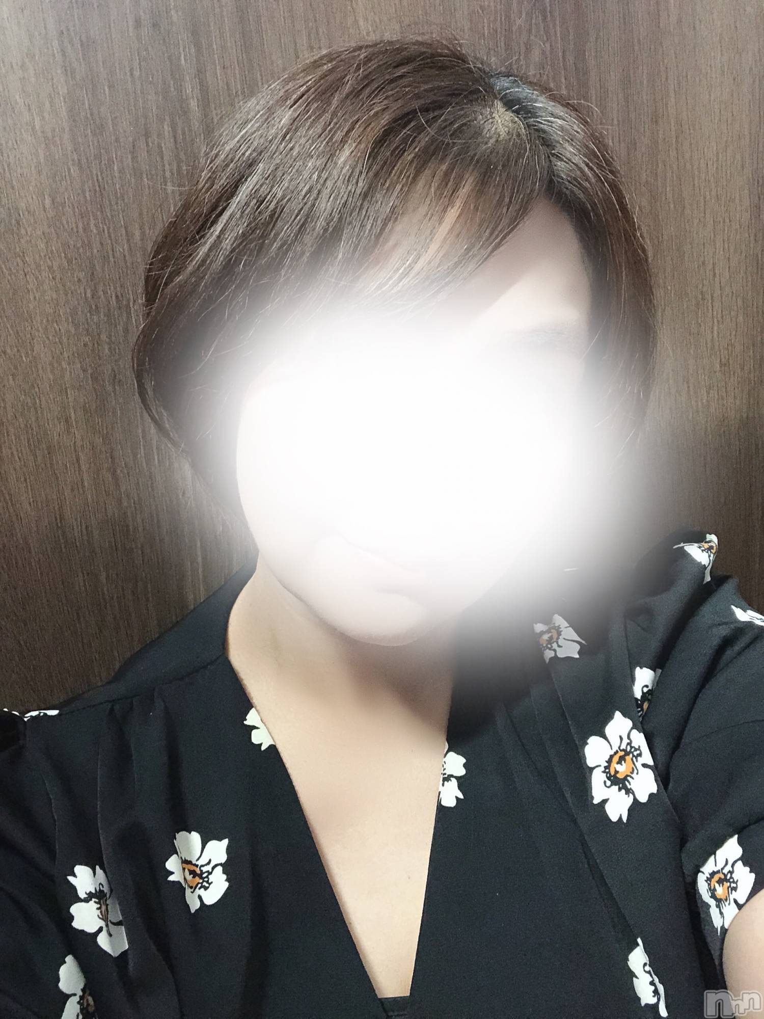 新潟人妻デリヘル人妻楼　新潟店(ヒトヅマロウ　ニイガタテン)華沢(40)の2025年8月18日写メブログ「明日は」