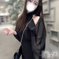 梓紗ななみ