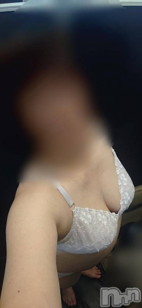 長岡デリヘル人妻楼　長岡店(ヒトヅマロウ　ナガオカテン) くみこ(39)の10月15日写メブログ「います！いますよ！」