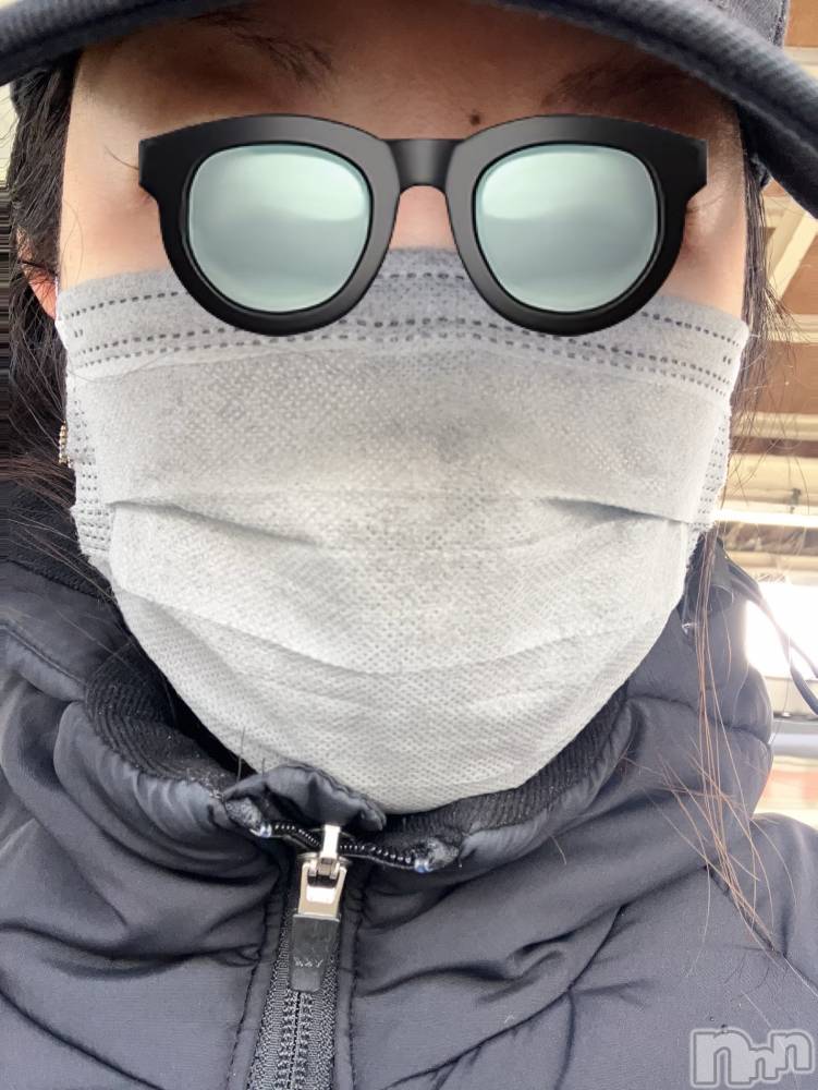 三条デリヘル人妻じゅんちゃん-出稼ぎ0！地元の奥様専門-(ヒトヅマジュンチャン) 櫻井ももこ☆色気溢れる誘惑美女(42)の1月9日写メブログ「不審者みたい😚」