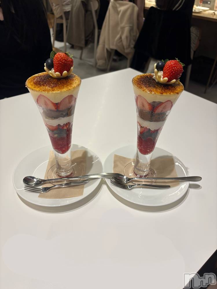 ���ܱ�������Х��顦�����CLUB FOUR LEAF(�ե����꡼��) �ߤ��4��12���̥�֥�����4��12�� 02��42ʬ�Υ֥�����