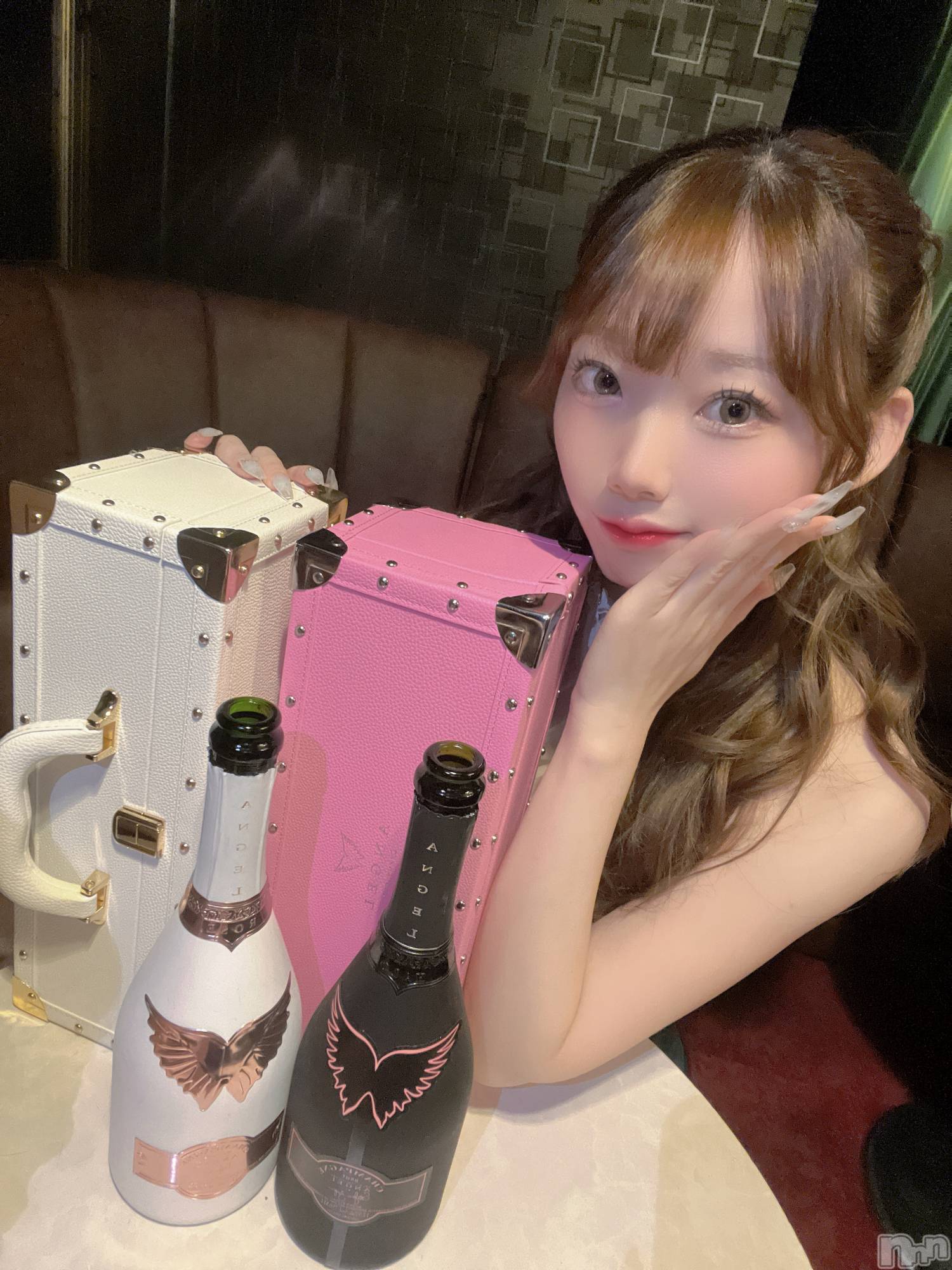 ĹХ顦Lounge Louis(饦󥸥륤) 2025ǯ824ֹ̥֥ʤ🤍💞