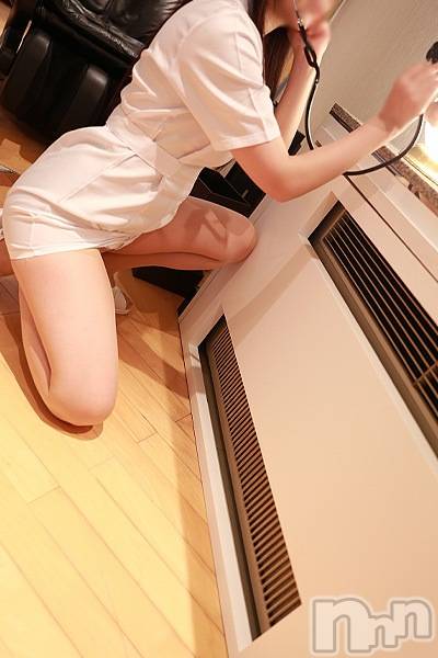 美人女医に勃起が止まらない😍