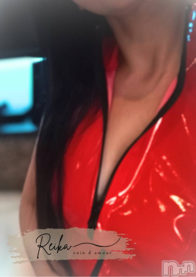 服の上から…❤️