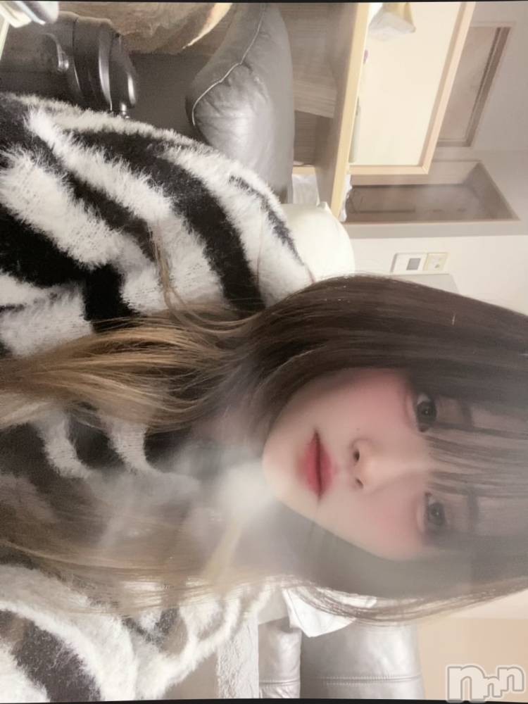 新潟デリヘルCrest(クレスト) 新人☆ゆづ(20)の10月20日写メブログ「18時から出勤してます❣️」