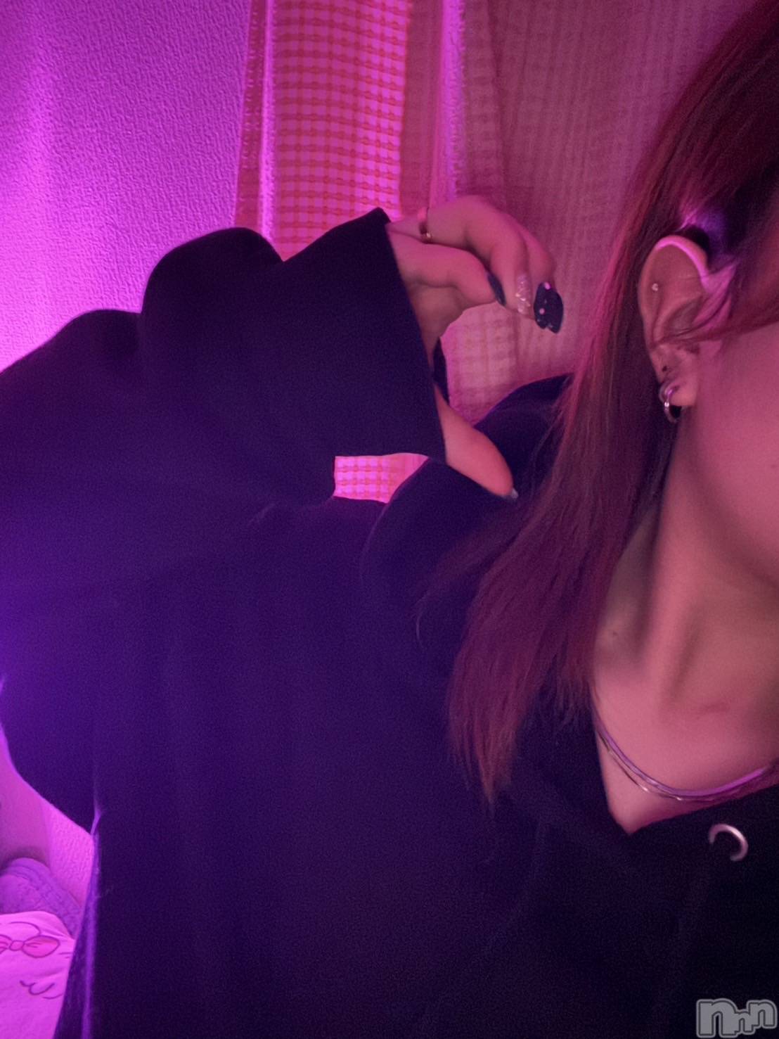 新潟デリヘルCrest(クレスト)新人☆ゆづ(20)の2025年11月12日写メブログ「薄暗い部屋で❤️」