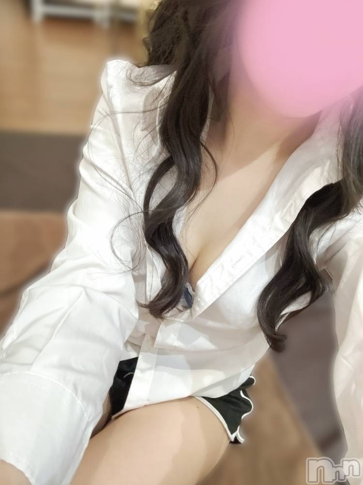 新潟メンズエステMen's Spa 神の手(メンズスパカミノテ) 桜井えまの11月17日写メブログ「今週は夜もいるよ🎀🤍」