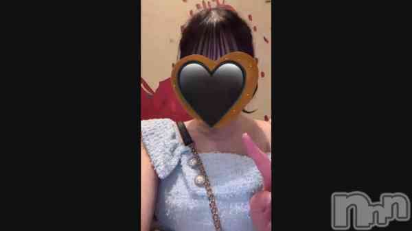 &#x1F642;&#x200D;&#x2195;&#xFE0F;&#x1F495;&#x1F495;