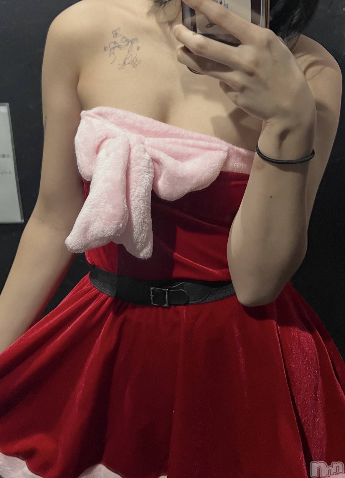 新潟おっパブSUPER ANGEL(スーパーエンジェル)遠山かずは(20)の2025年12月26日写メブログ「こんばんわ」