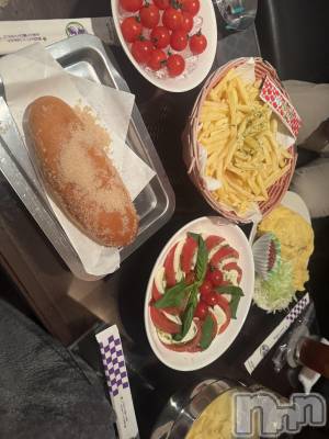 古町スナック・ガールズバーGIRL’S BAR SHELBY(ガールズバーシェルビー) さき(20)の10月28日写メブログ「1番幸せな時間」