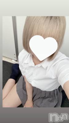 もえ(18) 身長157cm、スリーサイズB90(E).W56.H83。新潟手コキ Cherish Amulet(チェリッシュ アミュレット)在籍。