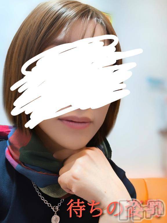 新潟人妻デリヘル熟女の風俗 最終章(ジュクジョノフウゾクサイシュウショウ)ことは(42)の2025年8月13日写メブログ「待ちの姿勢」