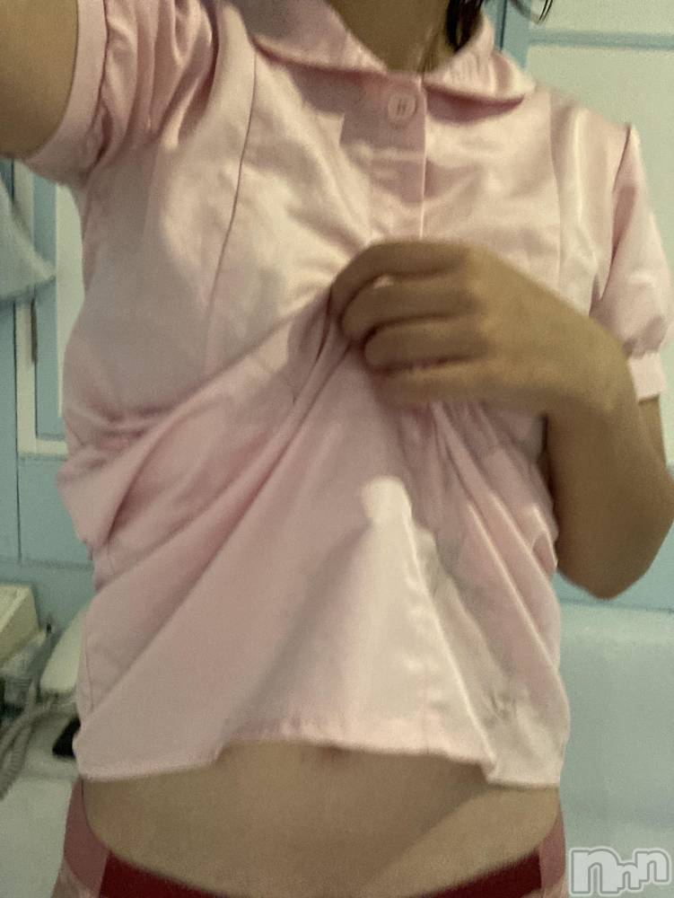 三条デリヘルコスプレ専門店　BLUE MOON(ブルームーン) 新人☆しおん(23)の11月17日写メブログ「お誘い待ってます💆🏻‍♀️」