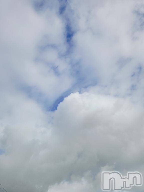 新潟デリヘル奥様特急 新潟店(オクサマトッキュウニイガタテン)はすみ(42)の2025年12月4日写メブログ「今日は寒いですね🥶」