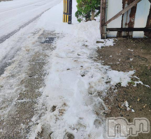 新潟デリヘル奥様特急 新潟店(オクサマトッキュウニイガタテン)はすみ(42)の2026年1月3日写メブログ「除雪作業しました！」