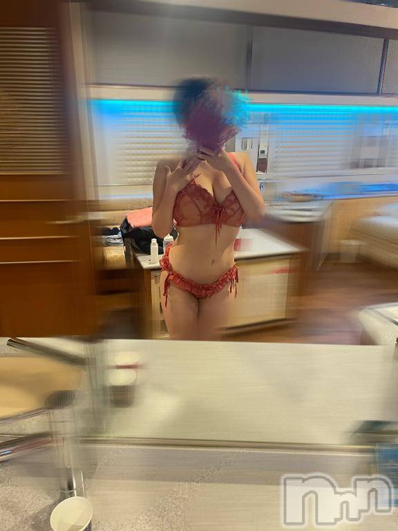 新潟デリヘル新潟風俗Noel-ノエル-(ノエル)しいな(21)の2026年8月3日写メブログ「窓越しで💓」