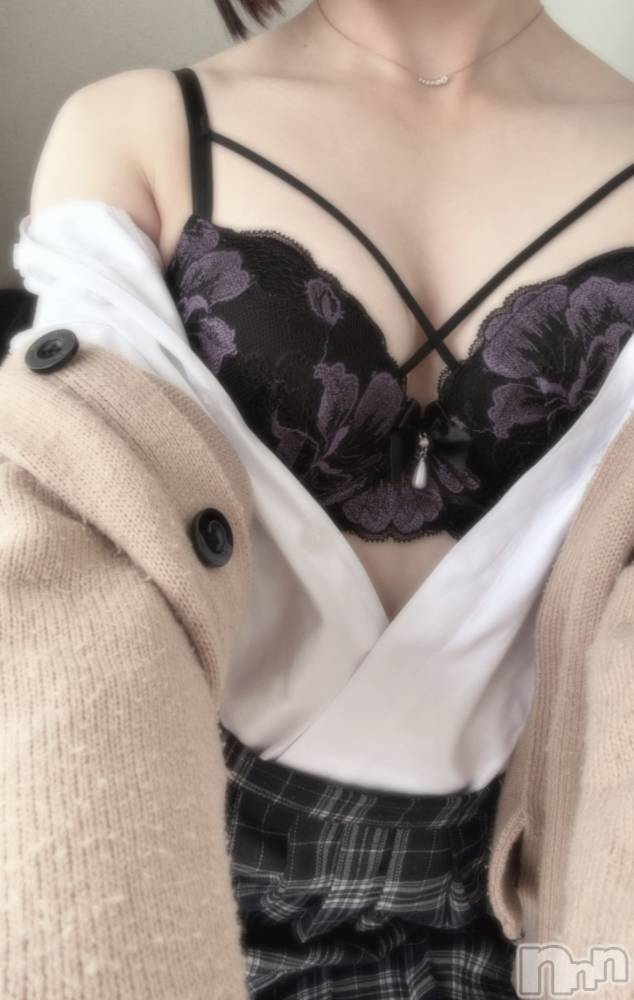 新潟デリヘルCherish Amulet(チェリッシュ アミュレット) あかり(20)の11月3日写メブログ「みなさまお久しぶりです～(*´︶`)」