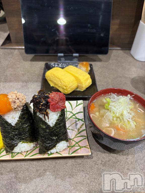 新潟ソープ新潟バニーコレクション(ニイガタバニーコレクション) ニイナ(23)の12月26日写メブログ「🍁オナカイッパイ」