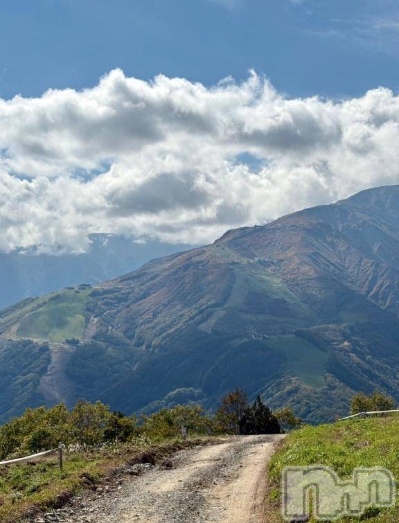 長岡デリヘル人妻楼　長岡店(ヒトヅマロウ　ナガオカテン) えみ(42)の10月12日写メブログ「おはようございます🌧🏃🏻‍♀️🏃🏻」