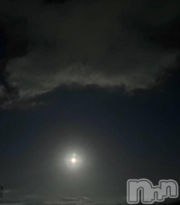 長岡デリヘル人妻楼　長岡店(ヒトヅマロウ　ナガオカテン) えみ(42)の11月6日写メブログ「夜さんぽ…🐾」