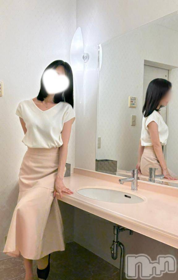 長岡人妻デリヘル人妻楼　長岡店(ヒトヅマロウ　ナガオカテン)えみ(42)の2025年8月24日写メブログ「糸引いちゃってるよ👆🏻🩷」